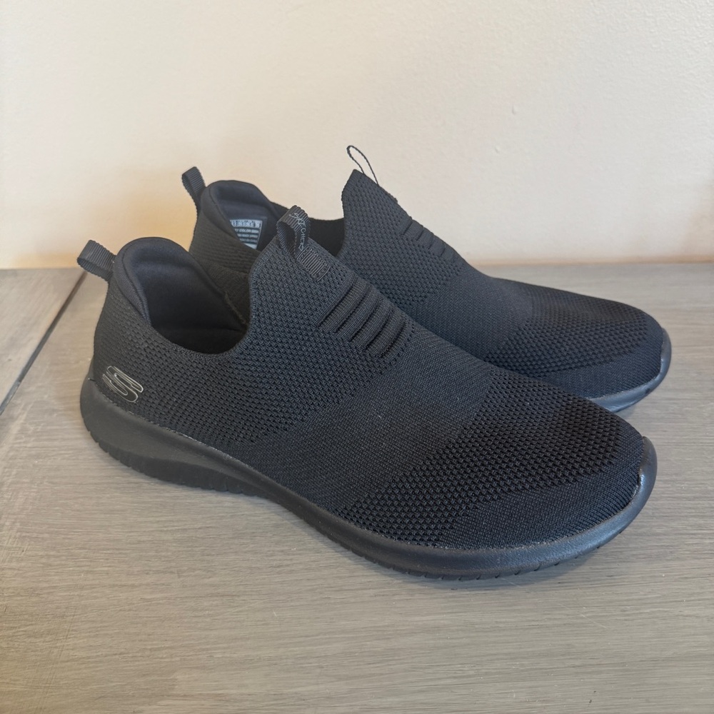 Skechers Ultra Flex First Womens 9.5 Shoes Black Slip On Sneakers Comfort